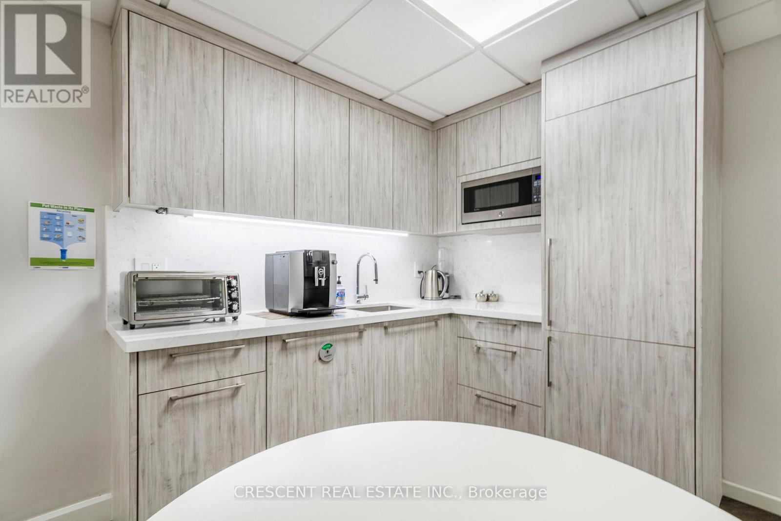 Cubicle 3 - 347 Jane Street, Toronto, Ontario  M6S 3Z3 - Photo 16 - W12978666