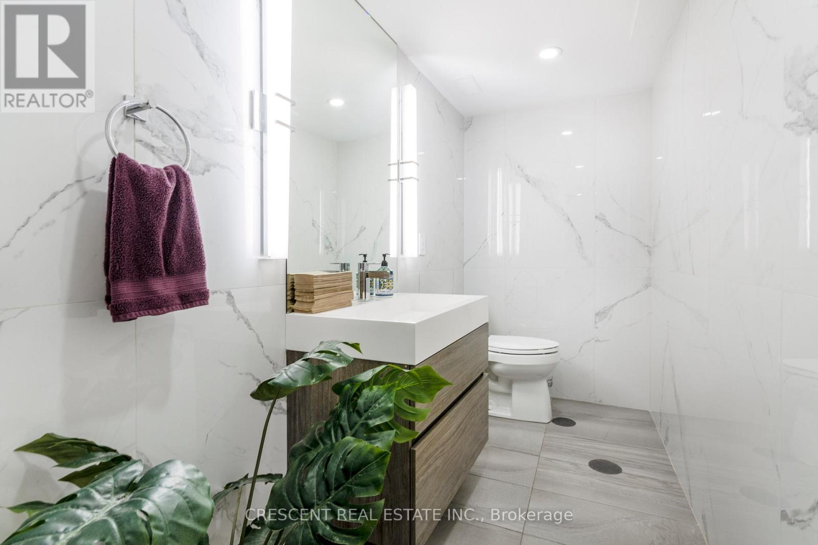 Cubicle 3 - 347 Jane Street, Toronto, Ontario  M6S 3Z3 - Photo 18 - W12978666