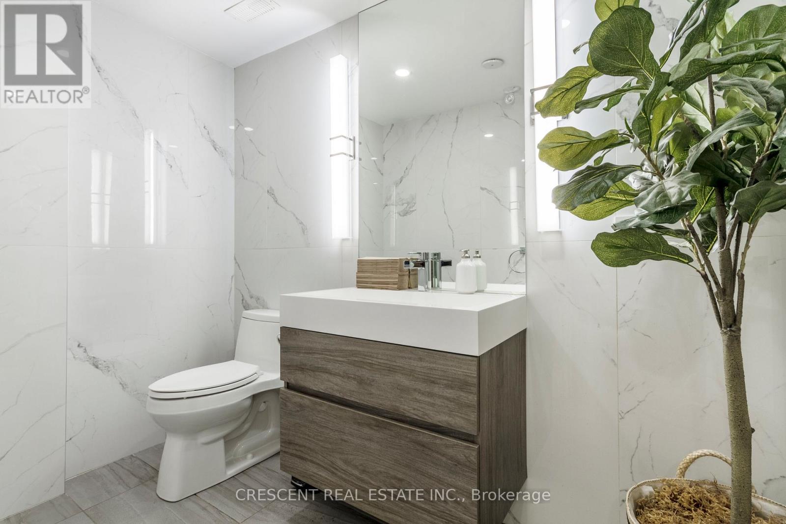 Cubicle 3 - 347 Jane Street, Toronto, Ontario  M6S 3Z3 - Photo 19 - W12978666