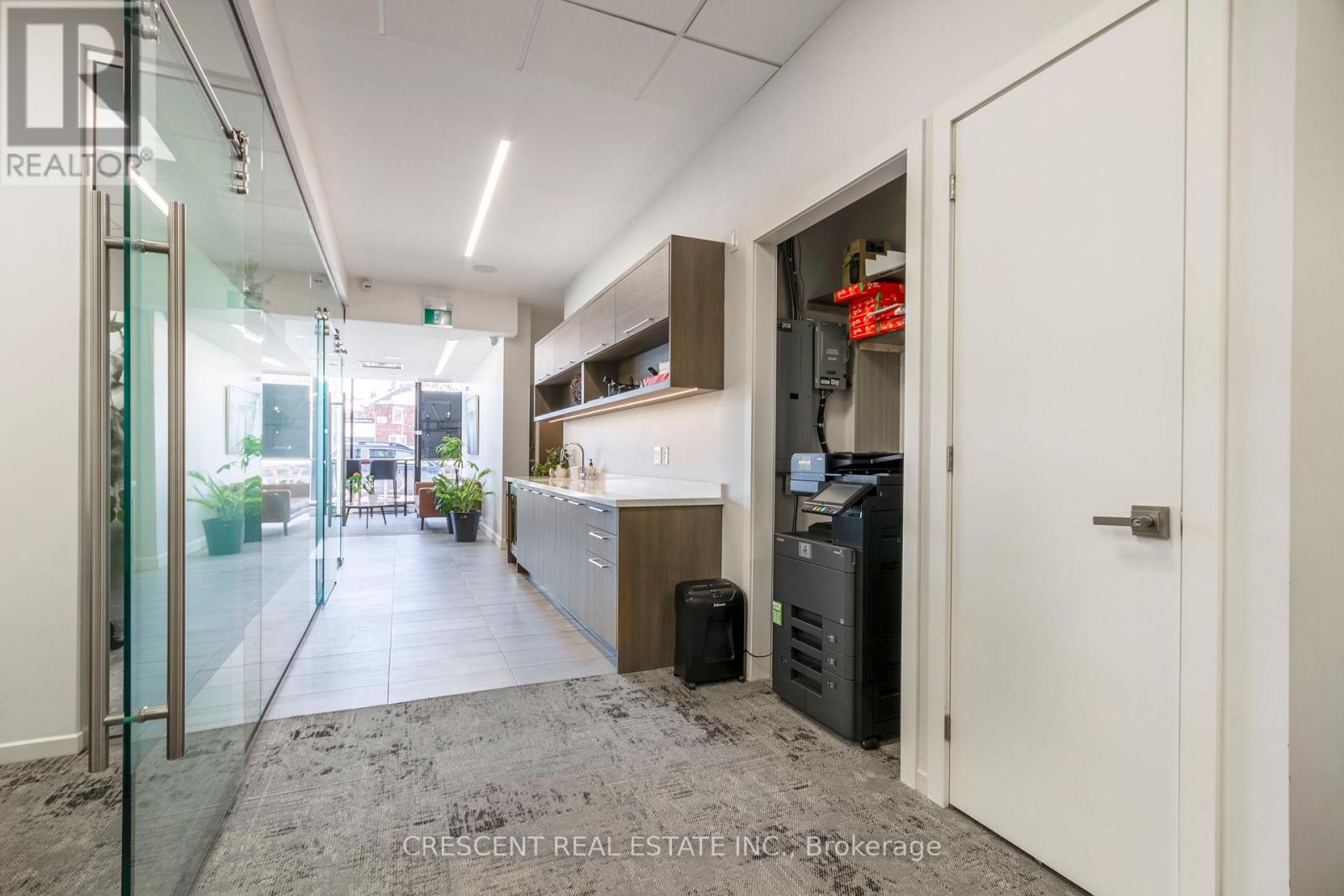 Cubicle 3 - 347 Jane Street, Toronto, Ontario  M6S 3Z3 - Photo 12 - W12978678