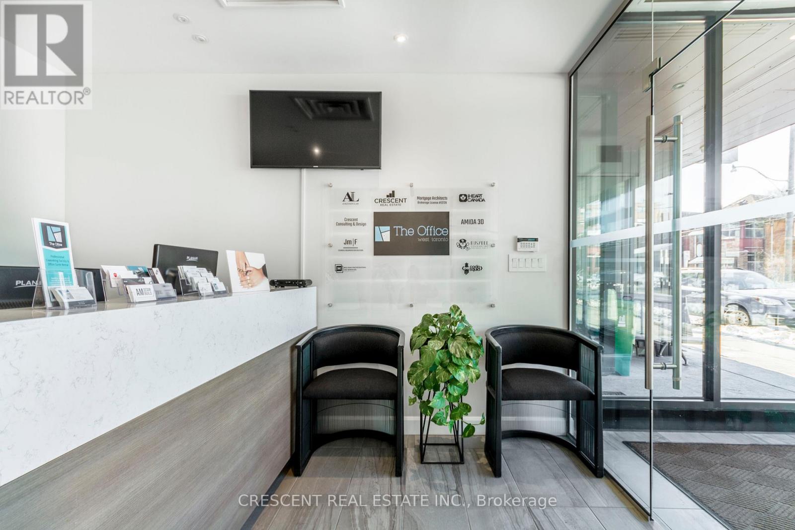 Cubicle 3 - 347 Jane Street, Toronto, Ontario  M6S 3Z3 - Photo 4 - W12978678