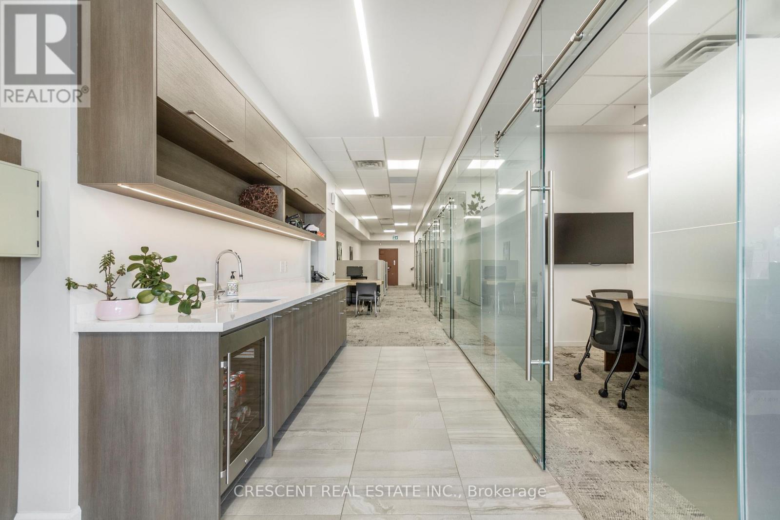 Cubicle 3 - 347 Jane Street, Toronto, Ontario  M6S 3Z3 - Photo 8 - W12978678