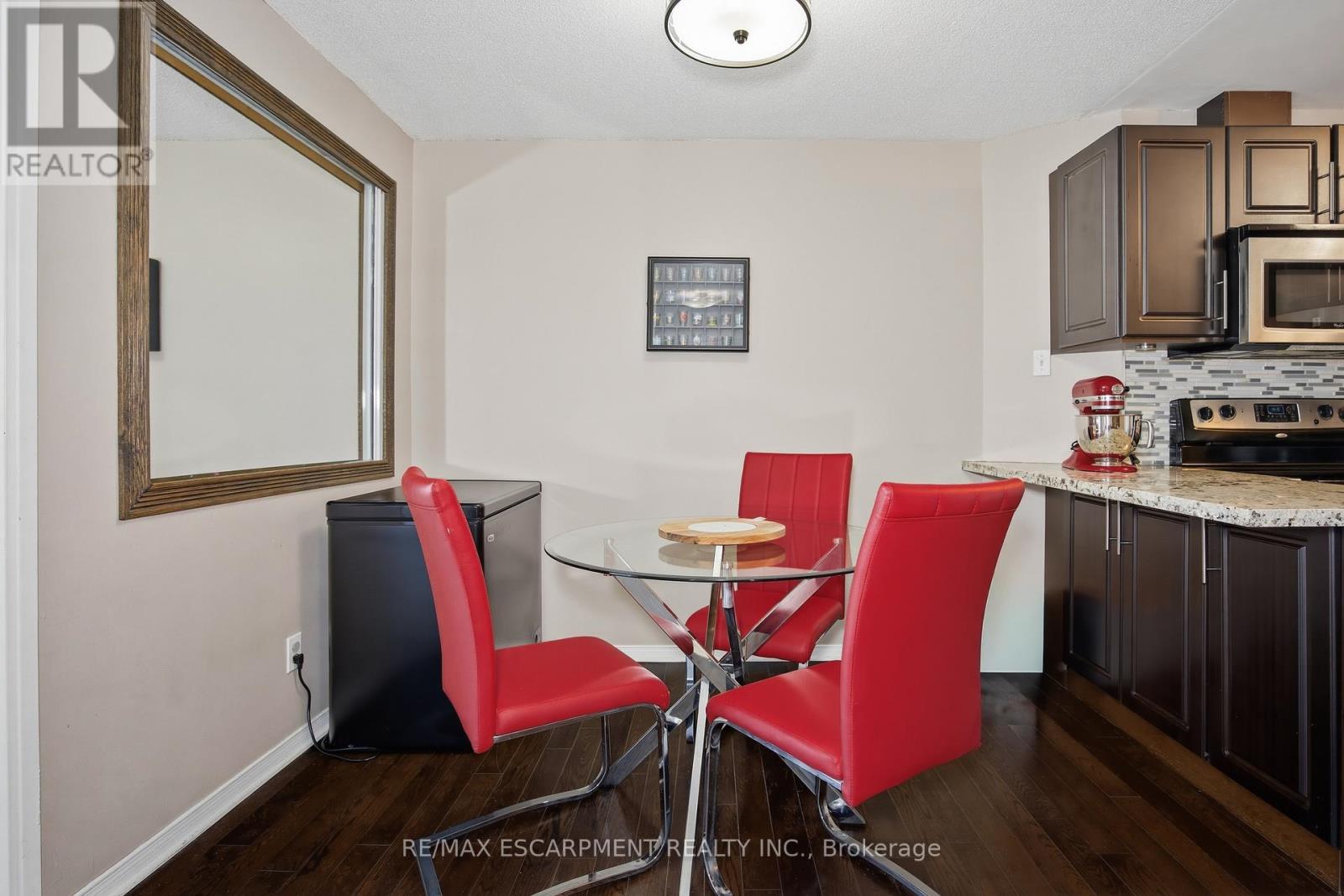 Ph1 - 145 Hillcrest Avenue, Mississauga, Ontario  L5B 4B1 - Photo 14 - W12978680