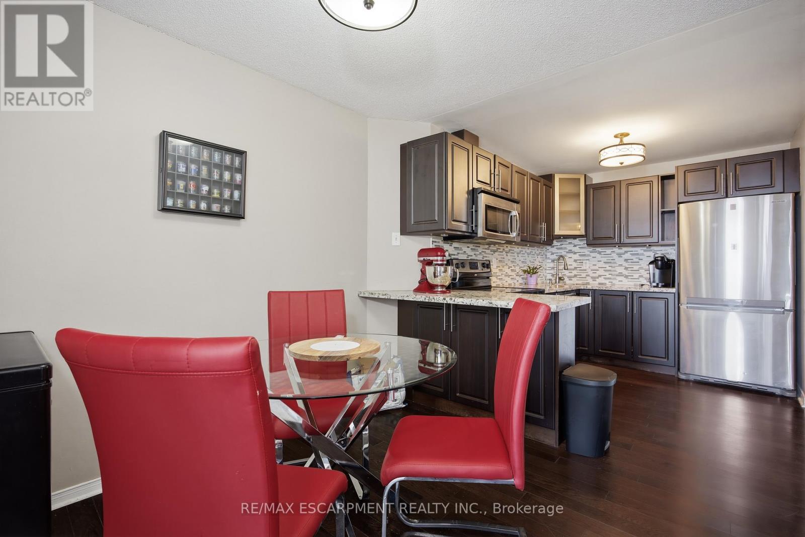 Ph1 - 145 Hillcrest Avenue, Mississauga, Ontario  L5B 4B1 - Photo 15 - W12978680