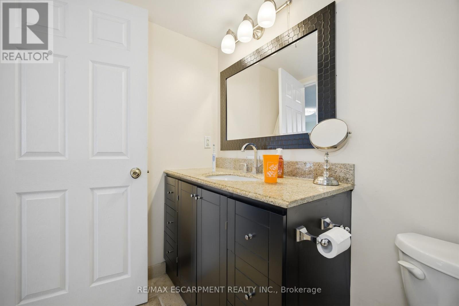 Ph1 - 145 Hillcrest Avenue, Mississauga, Ontario  L5B 4B1 - Photo 23 - W12978680