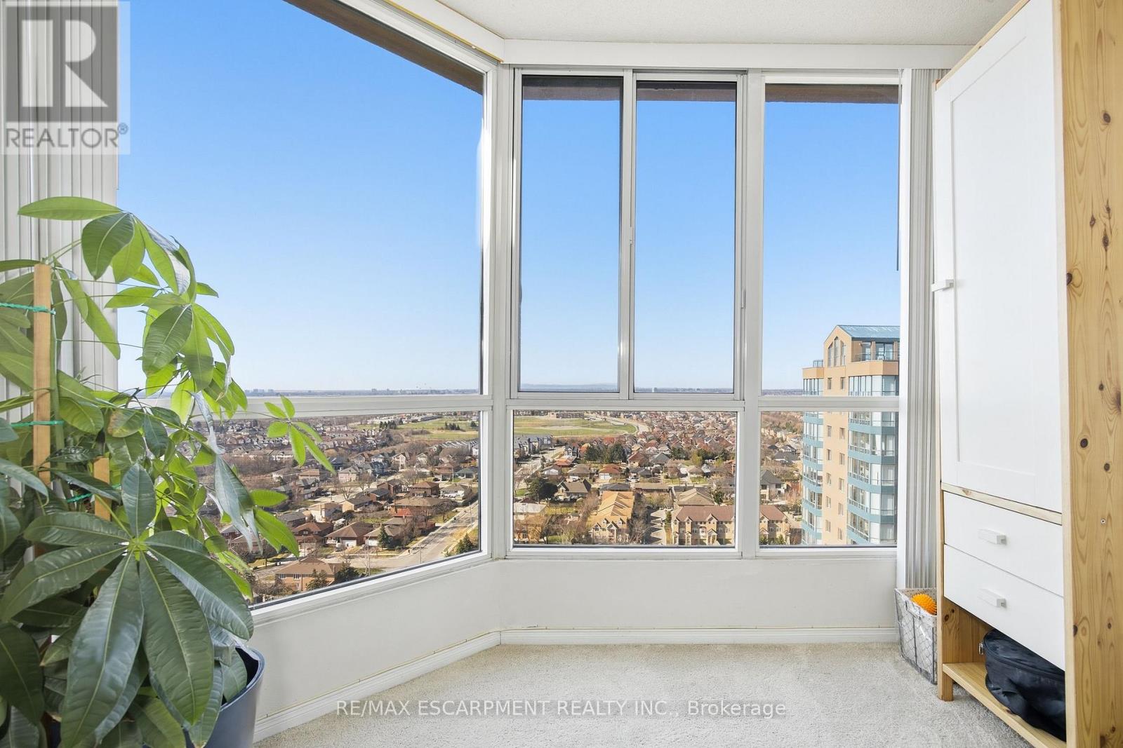 Ph1 - 145 Hillcrest Avenue, Mississauga, Ontario  L5B 4B1 - Photo 25 - W12978680