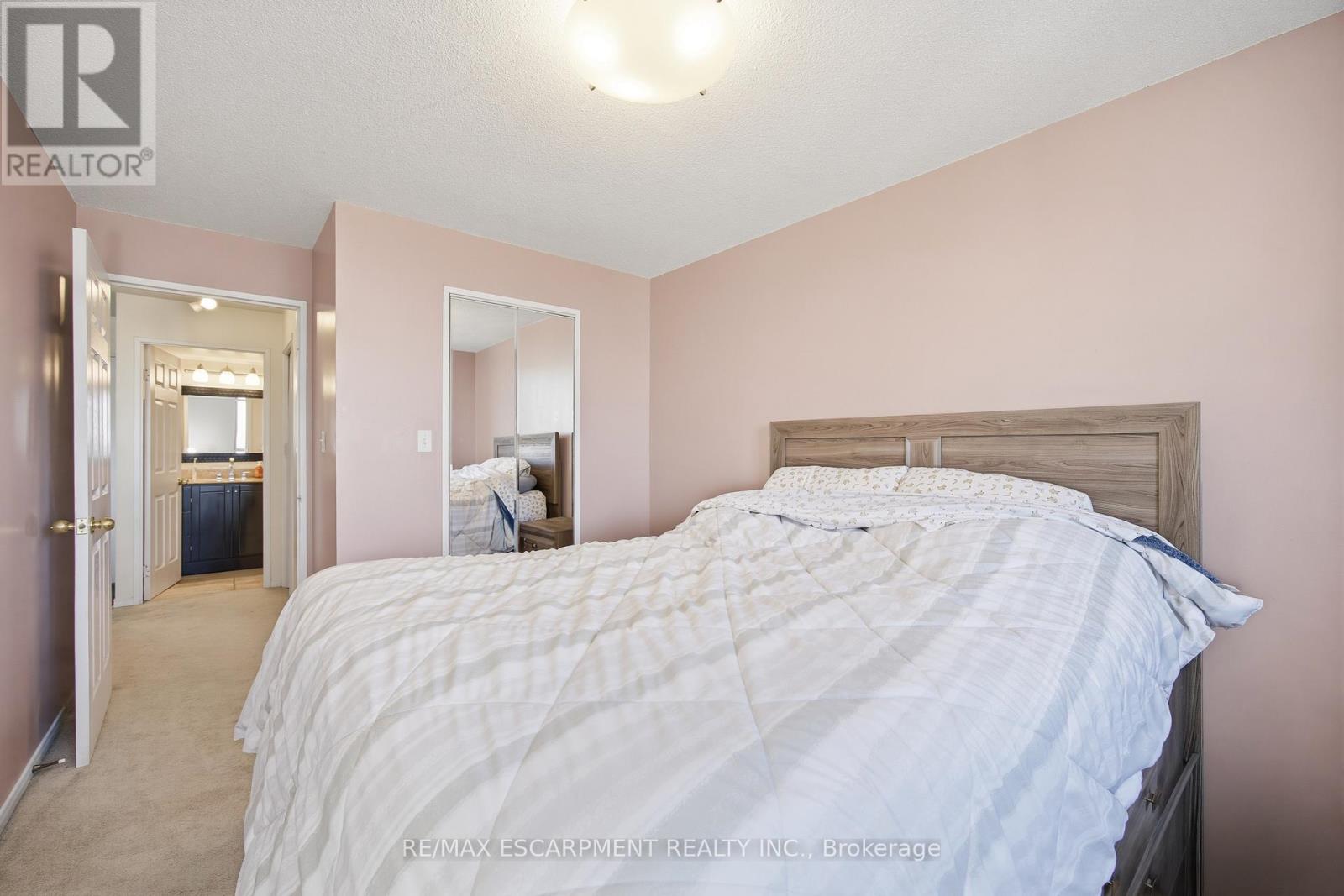 Ph1 - 145 Hillcrest Avenue, Mississauga, Ontario  L5B 4B1 - Photo 29 - W12978680