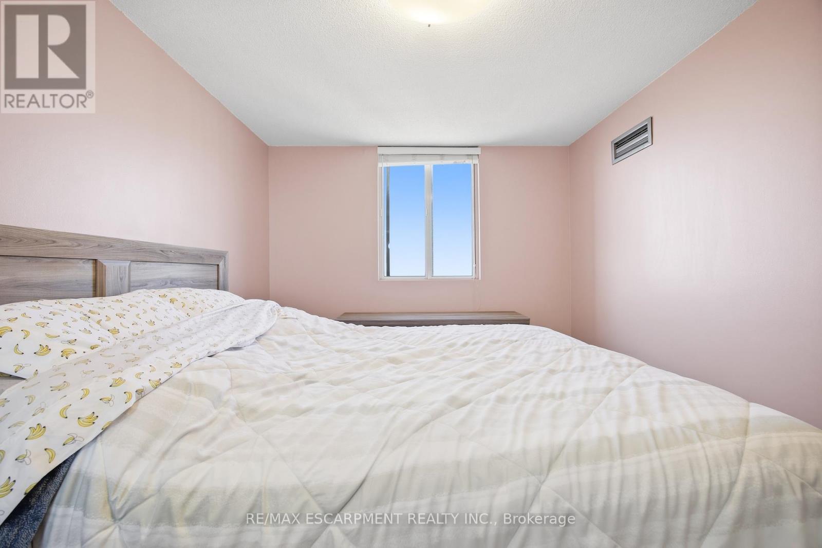 Ph1 - 145 Hillcrest Avenue, Mississauga, Ontario  L5B 4B1 - Photo 30 - W12978680