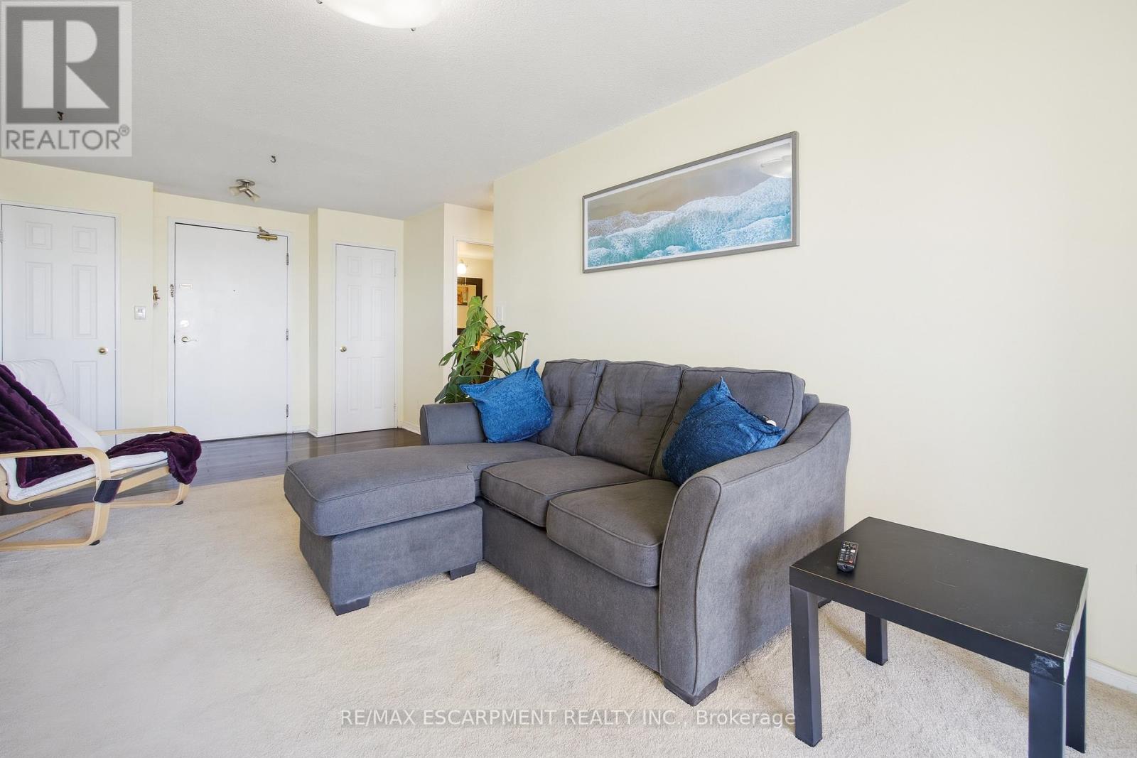 Ph1 - 145 Hillcrest Avenue, Mississauga, Ontario  L5B 4B1 - Photo 6 - W12978680