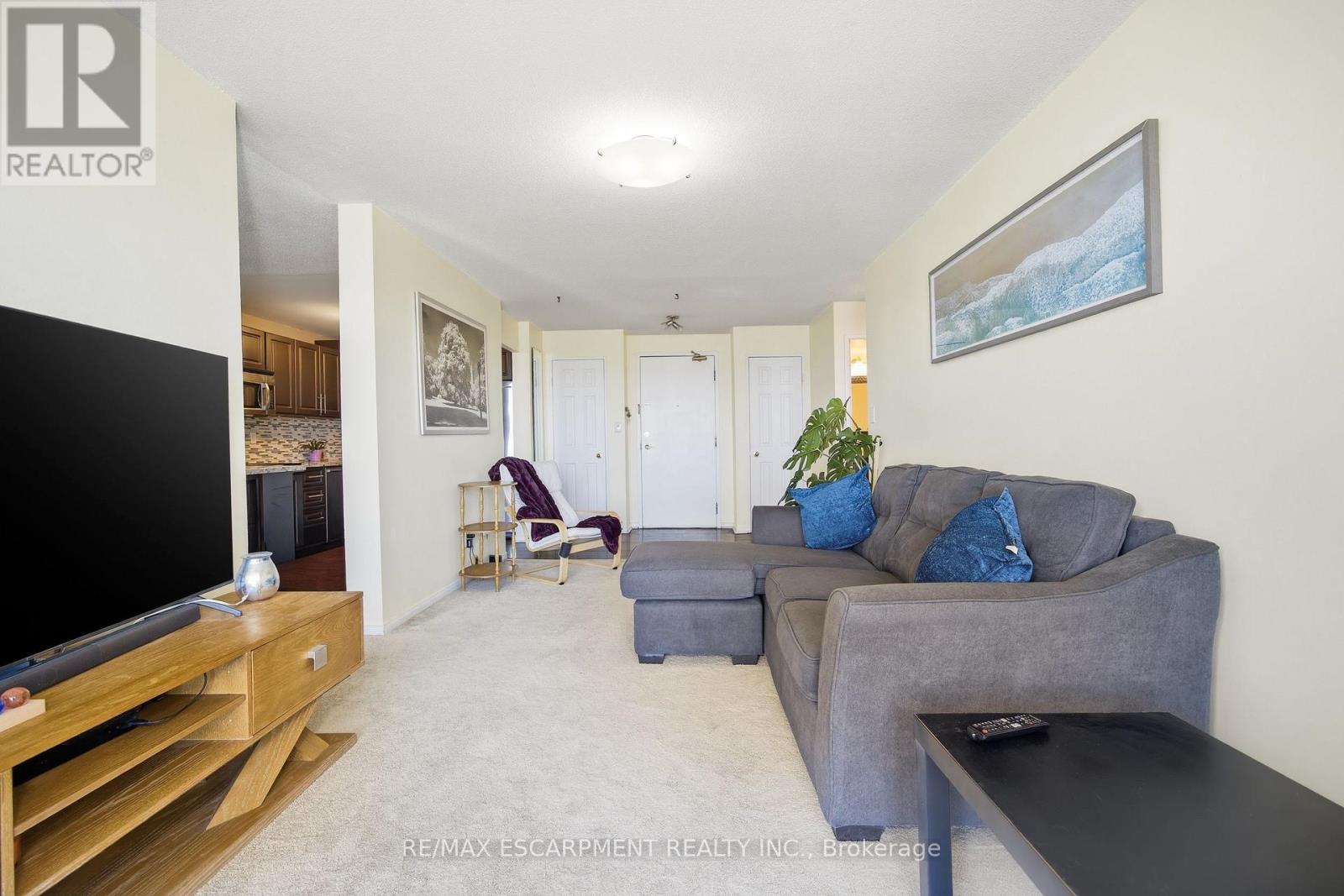 Ph1 - 145 Hillcrest Avenue, Mississauga, Ontario  L5B 4B1 - Photo 7 - W12978680