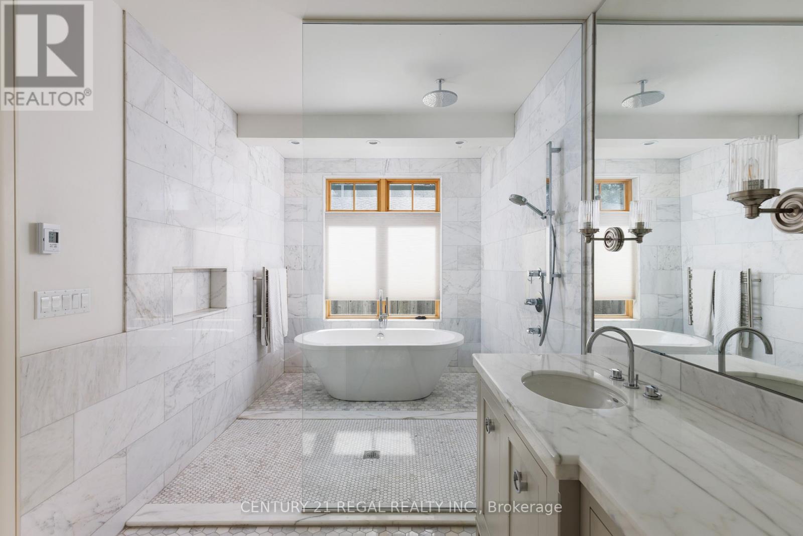 2442 Meadowood Crescent, Oakville, Ontario  L6L 1V6 - Photo 18 - W12978700