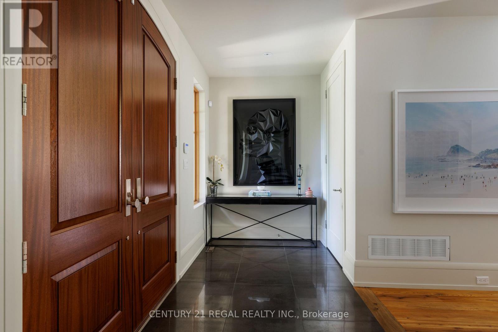 2442 Meadowood Crescent, Oakville, Ontario  L6L 1V6 - Photo 4 - W12978700