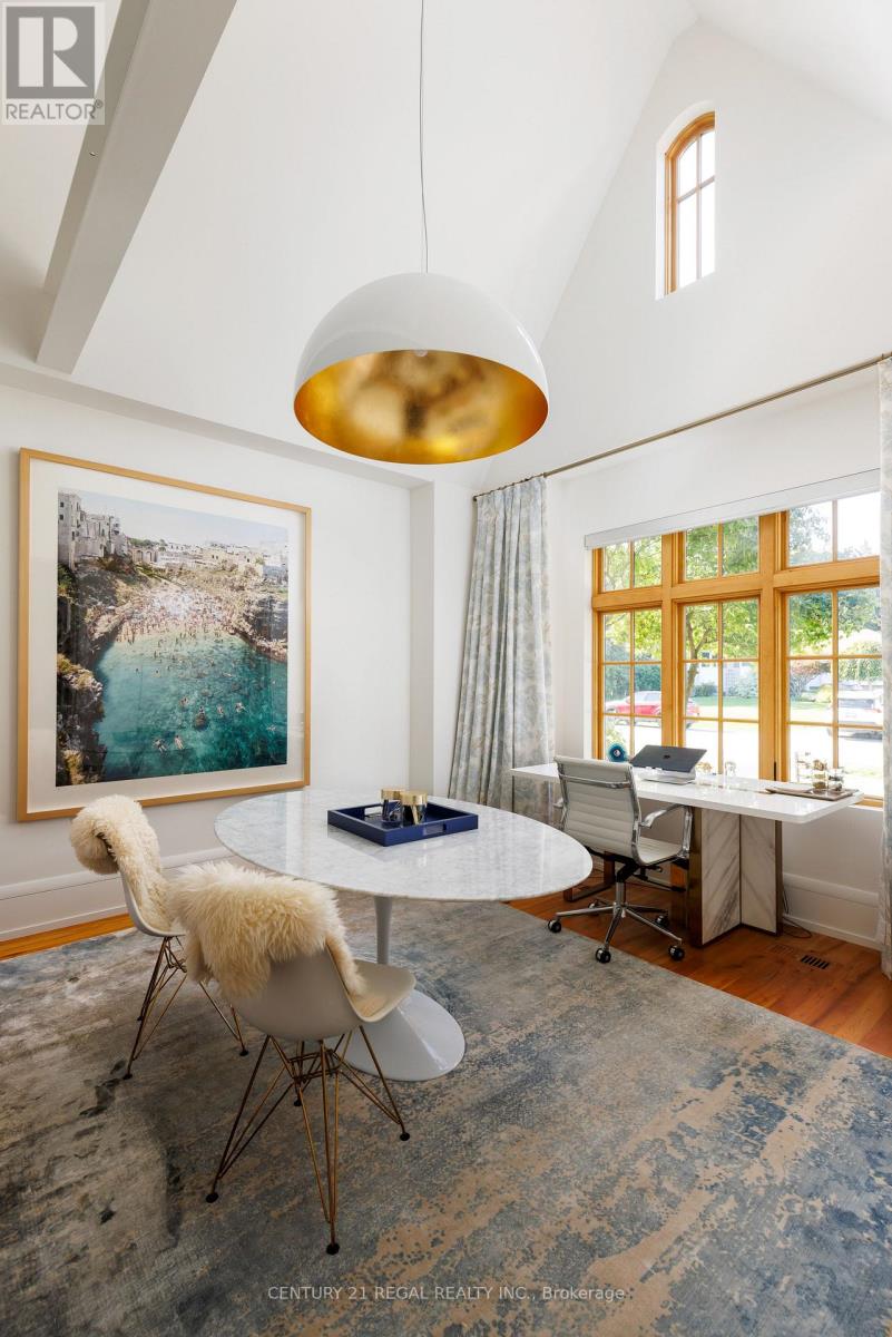 2442 Meadowood Crescent, Oakville, Ontario  L6L 1V6 - Photo 5 - W12978700