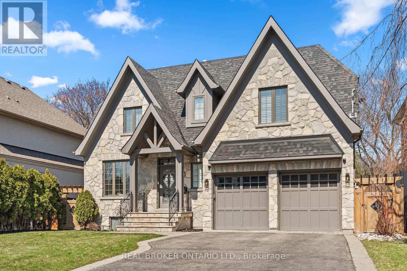 40 HILLDOWNTREE ROAD, Toronto, Ontario
