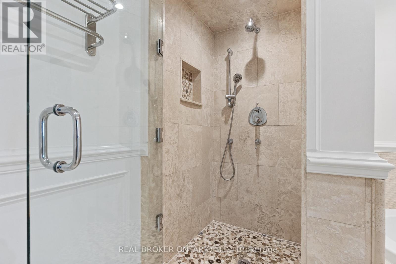 40 Hilldowntree Road, Toronto, Ontario  M9A 2Z8 - Photo 25 - W12978730