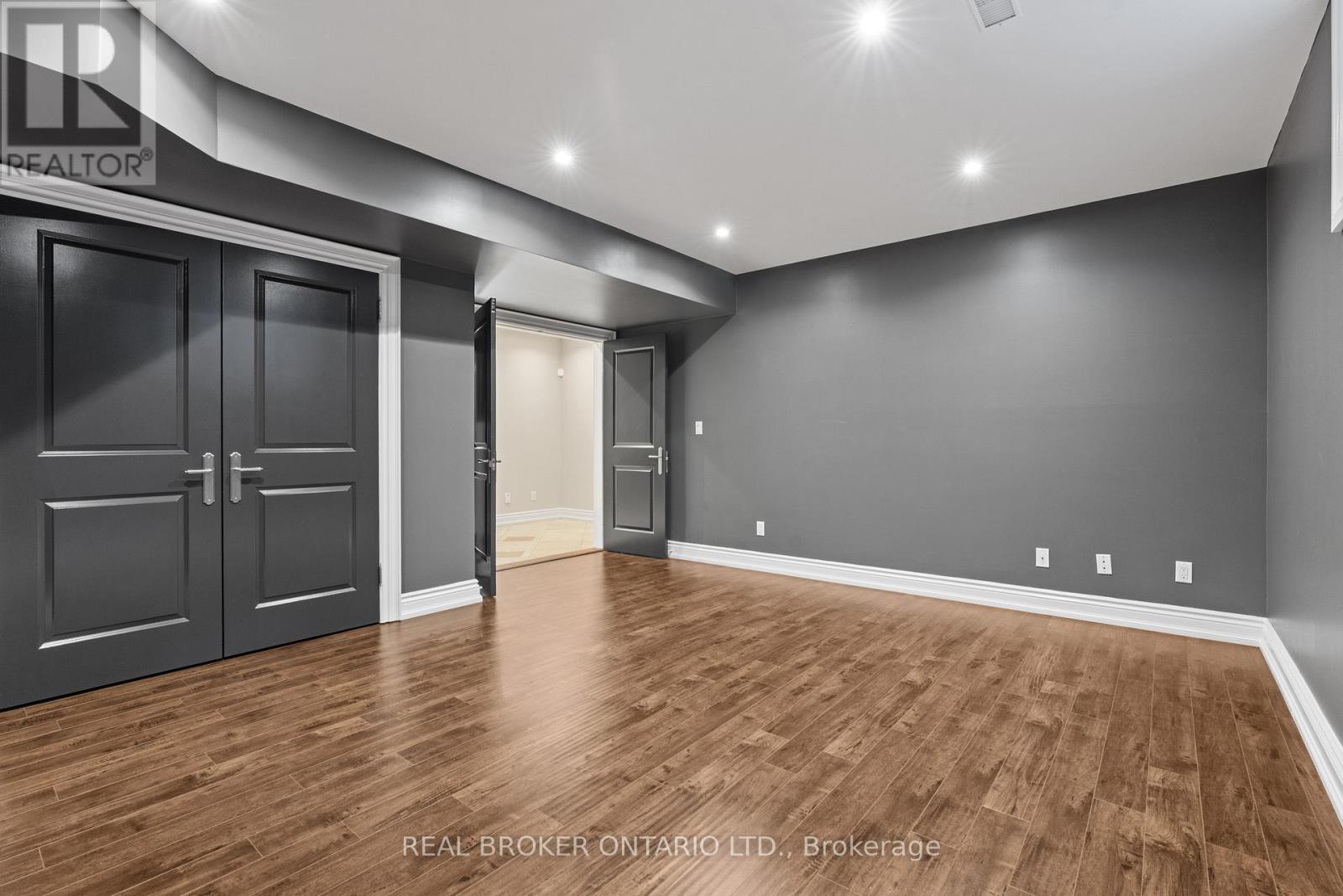 40 Hilldowntree Road, Toronto, Ontario  M9A 2Z8 - Photo 34 - W12978730