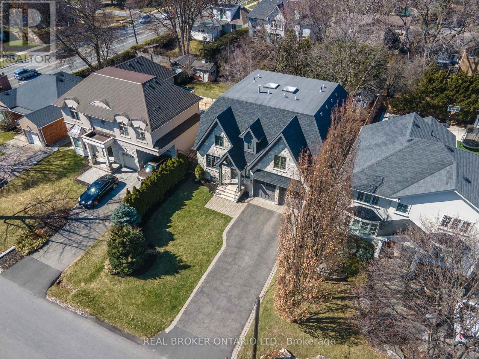 40 Hilldowntree Road, Toronto, Ontario  M9A 2Z8 - Photo 37 - W12978730