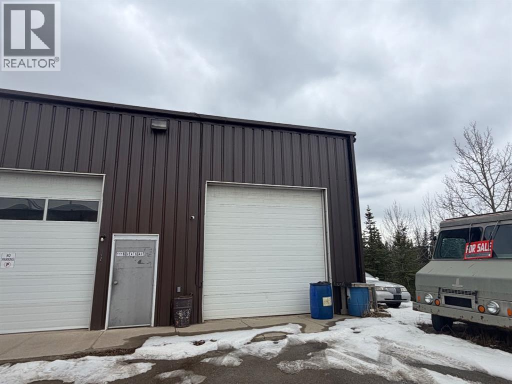 B, 111 Veats Avenue, Hinton, Alberta