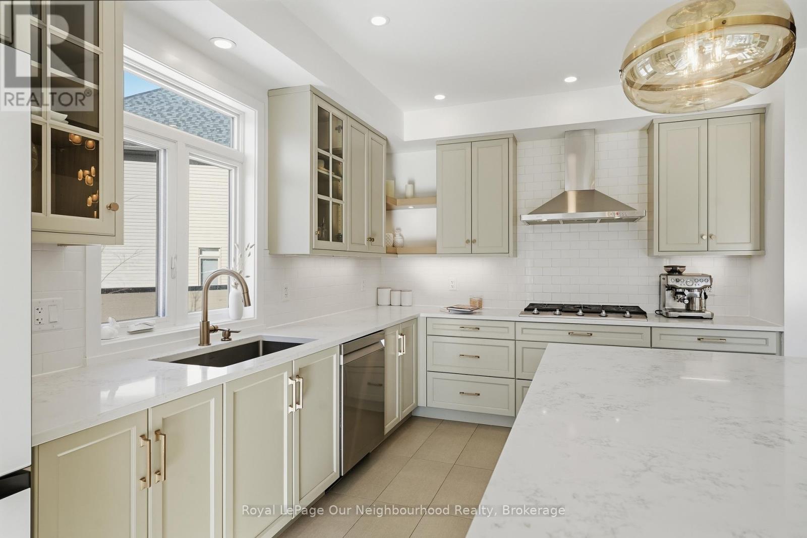 921 Beckton Heights, Ottawa, Ontario  K2S 2X5 - Photo 14 - X12978434