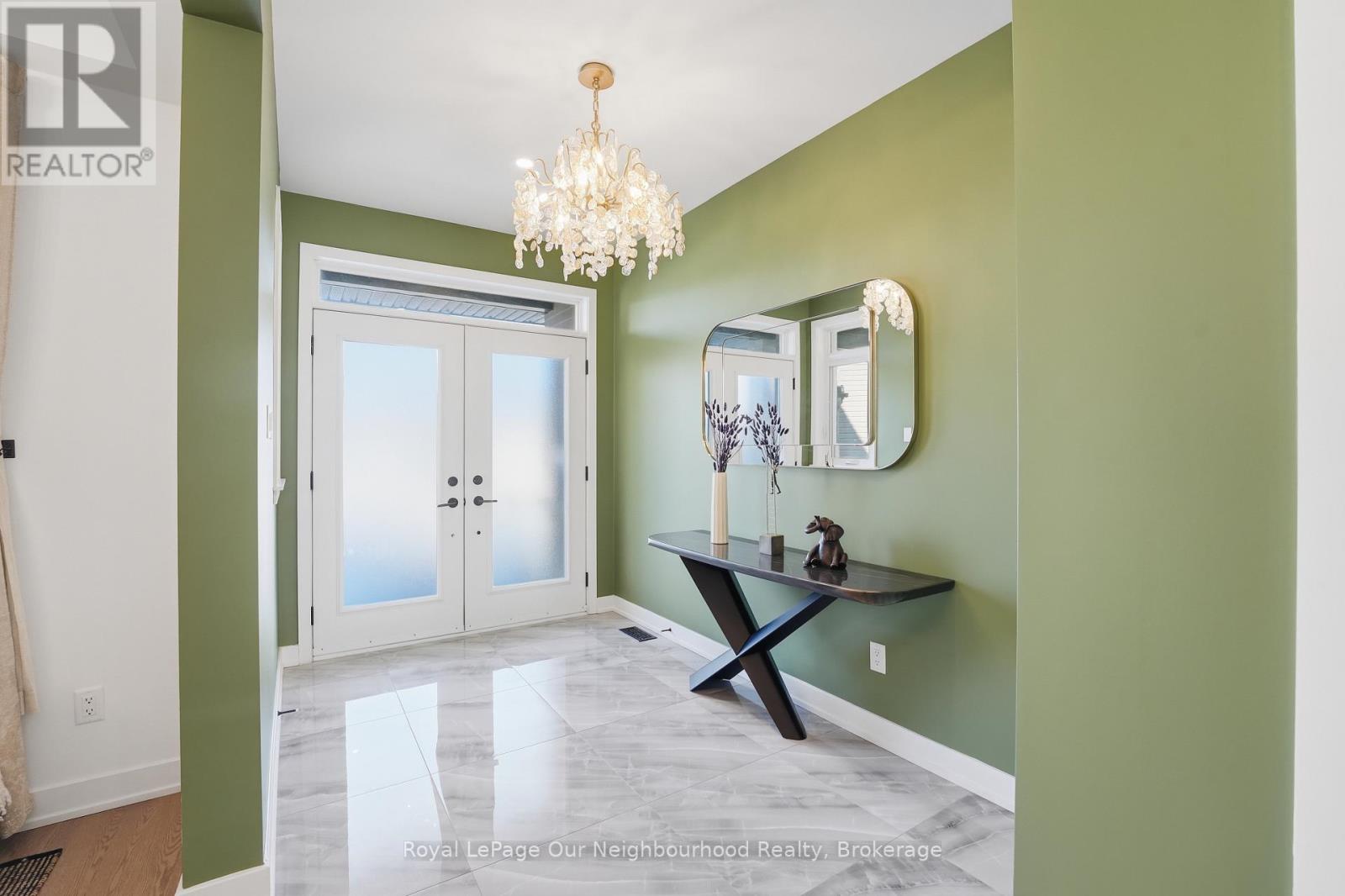 921 Beckton Heights, Ottawa, Ontario  K2S 2X5 - Photo 2 - X12978434