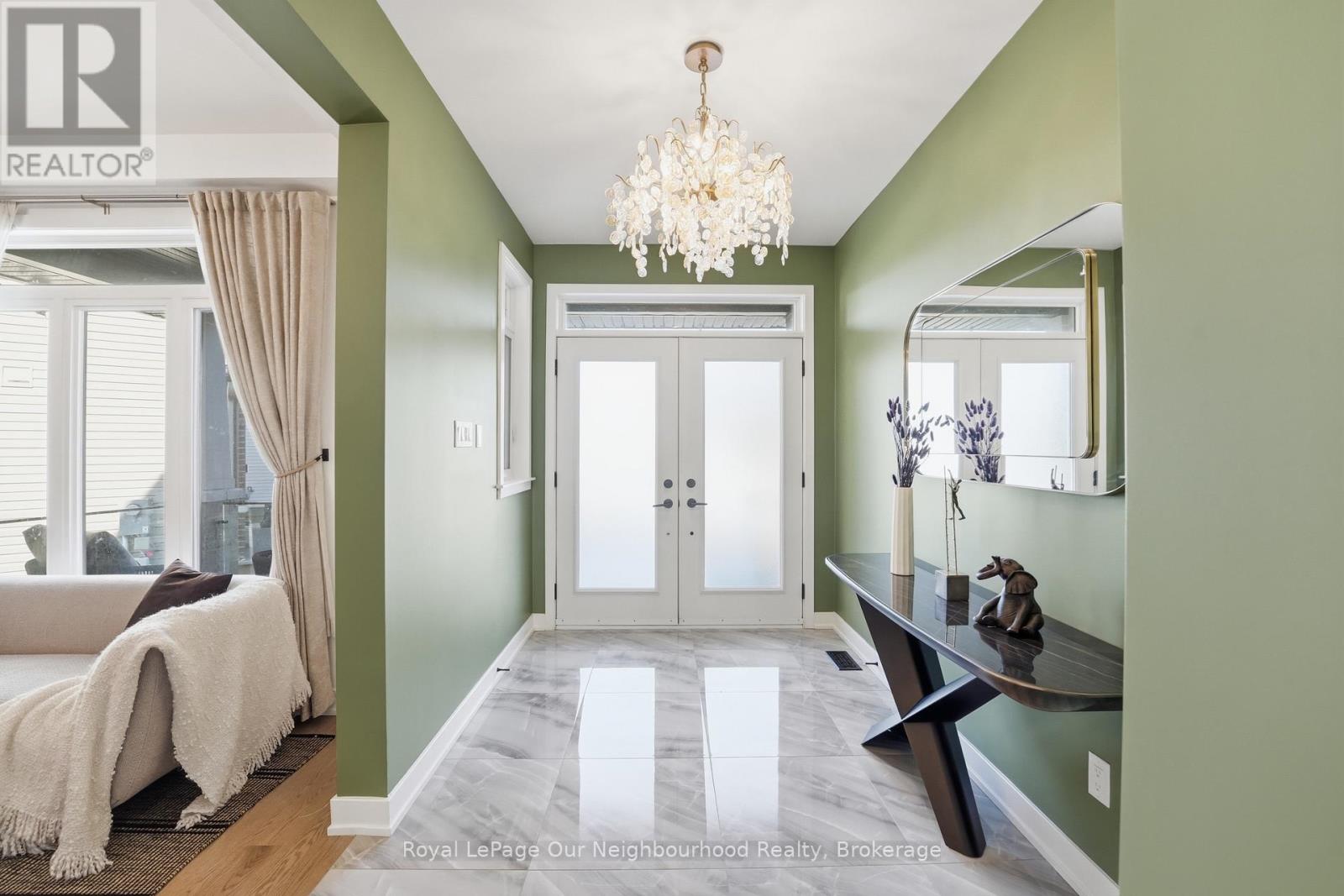 921 Beckton Heights, Ottawa, Ontario  K2S 2X5 - Photo 3 - X12978434