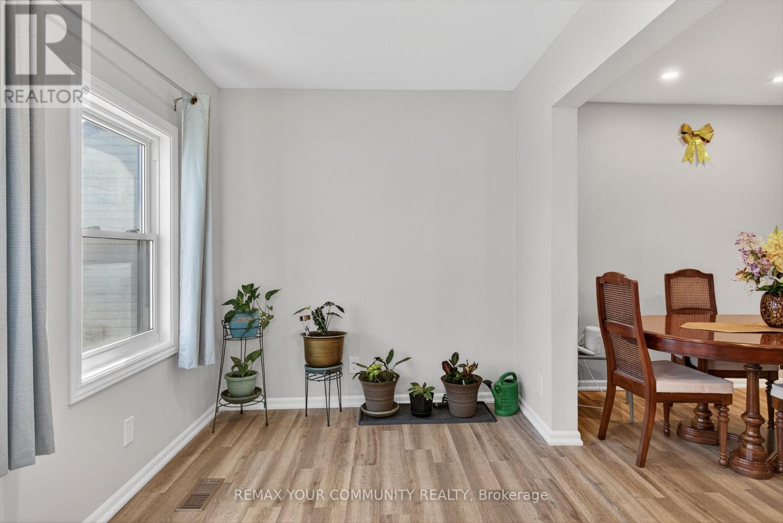 426 Wolsely Street, Peterborough, Ontario  K9H 5A5 - Photo 4 - X12978466