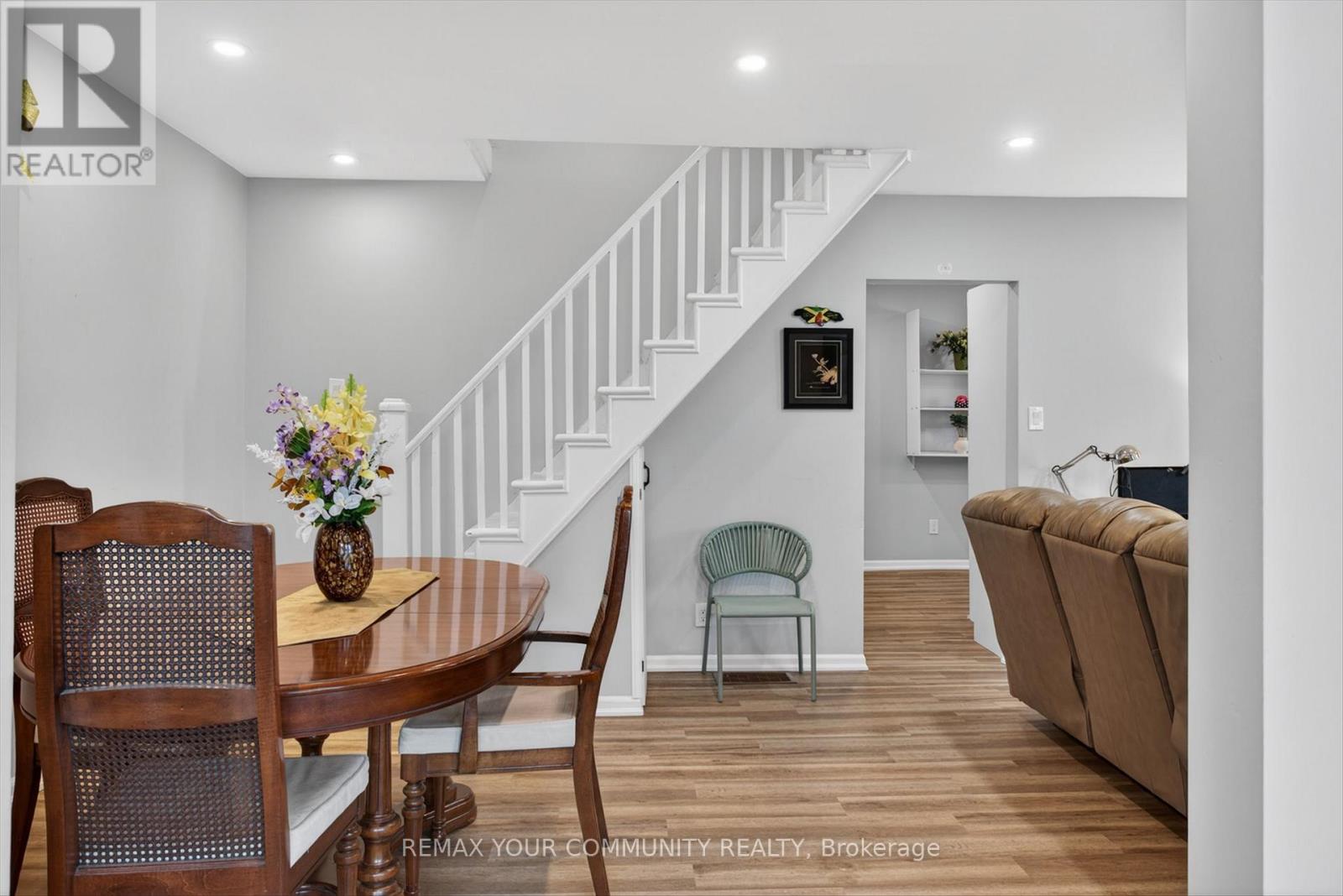 426 Wolsely Street, Peterborough, Ontario  K9H 5A5 - Photo 5 - X12978466