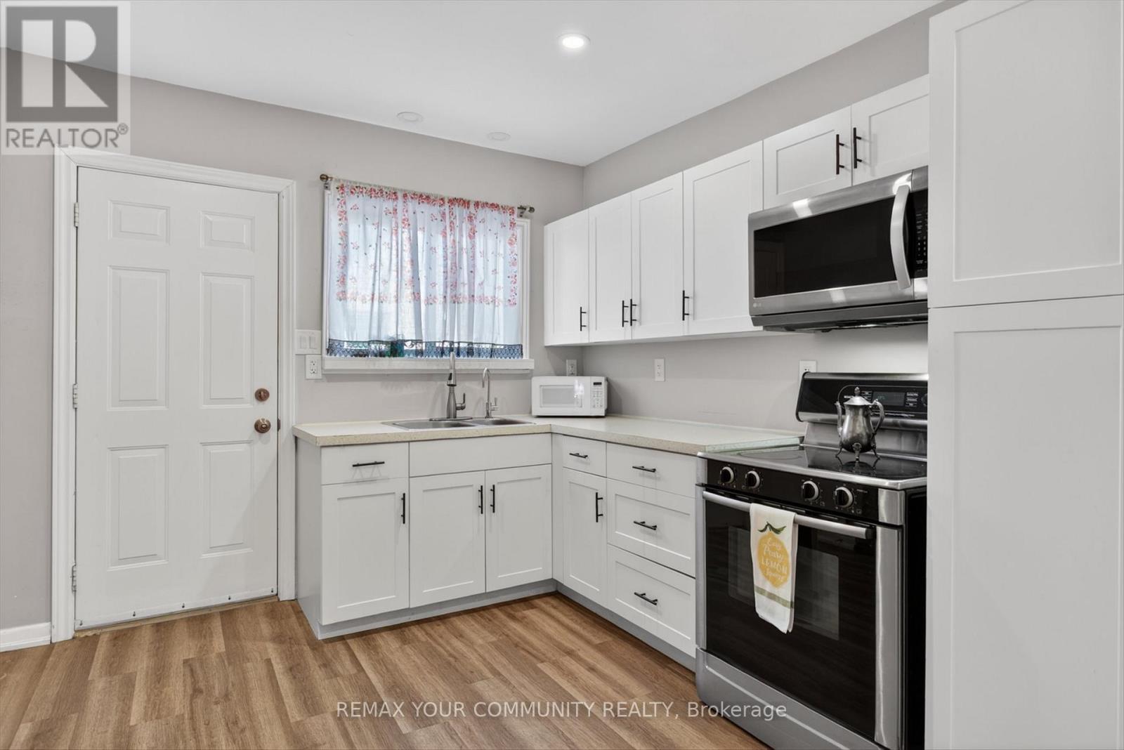 426 Wolsely Street, Peterborough, Ontario  K9H 5A5 - Photo 8 - X12978466