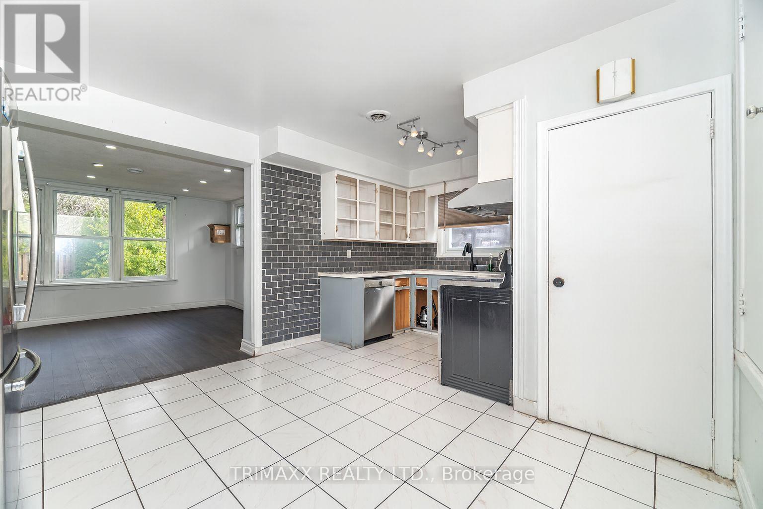 5302 Biamonte Parkway, Niagara Falls, Ontario  L2E 5E8 - Photo 7 - X12978512