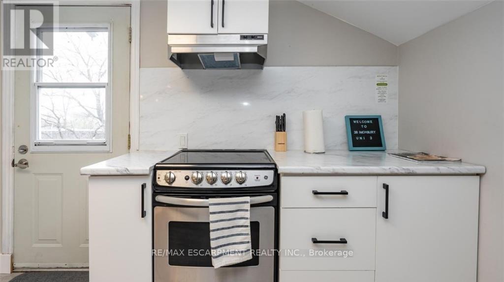 3 - 38 Inchbury Street, Hamilton, Ontario  L8R 3B3 - Photo 4 - X12978554
