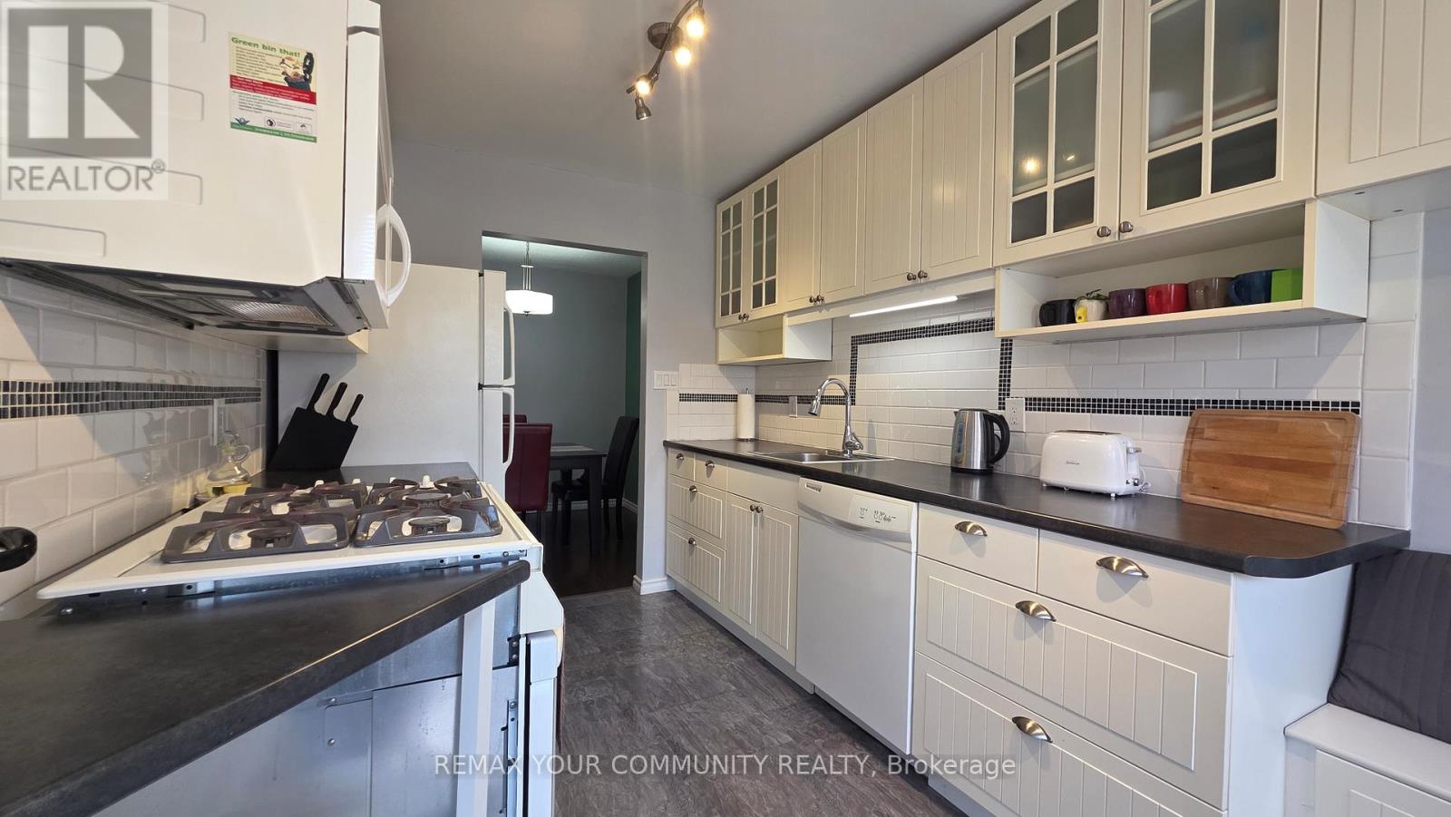 19 - 210 Highland Crescent, Kitchener, Ontario N2M 5H7 - Photo 12 - X12978654