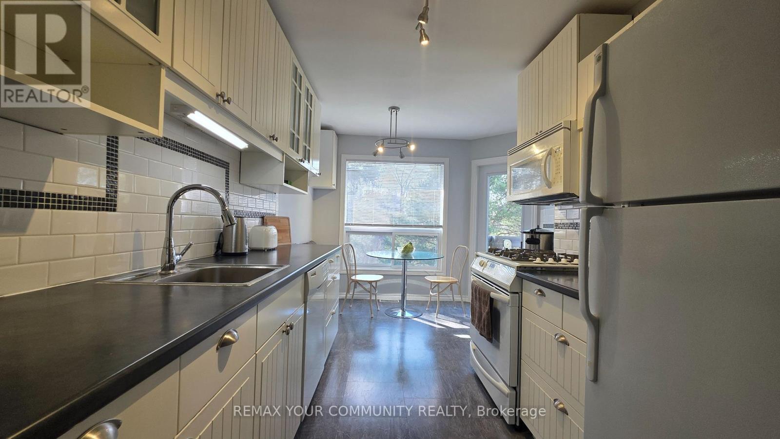 19 - 210 Highland Crescent, Kitchener, Ontario N2M 5H7 - Photo 9 - X12978654