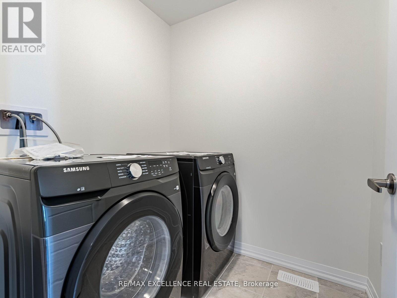 134 Granville Crescent, Haldimand, Ontario  N3W 0J7 - Photo 35 - X12978664