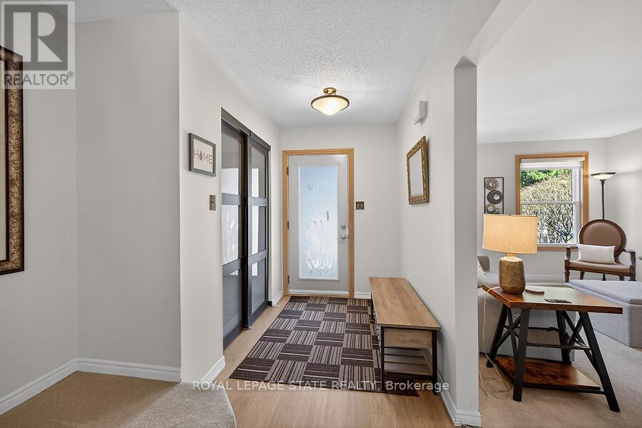 621 Tomahawk Crescent, Hamilton, Ontario  L9G 3T4 - Photo 5 - X12978670