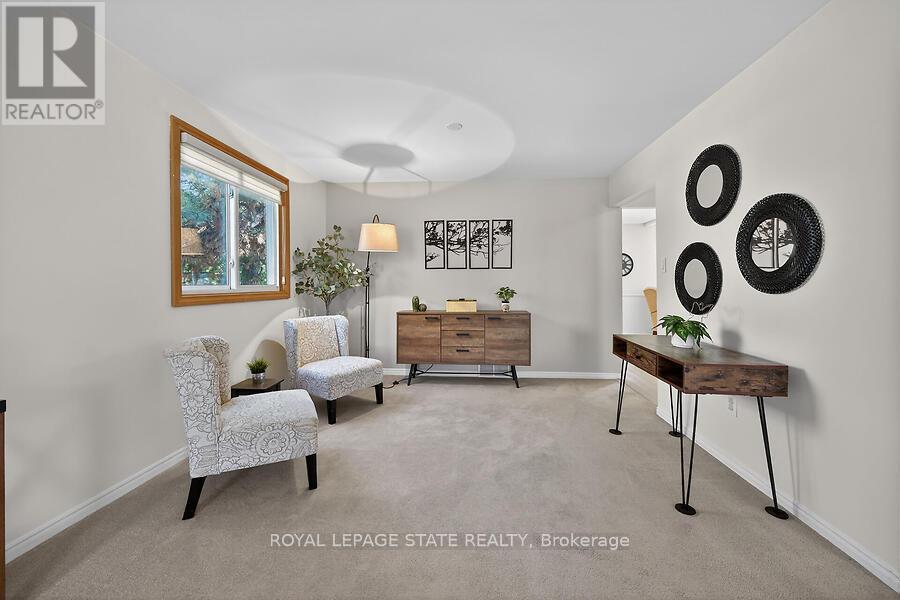 621 Tomahawk Crescent, Hamilton, Ontario  L9G 3T4 - Photo 6 - X12978670