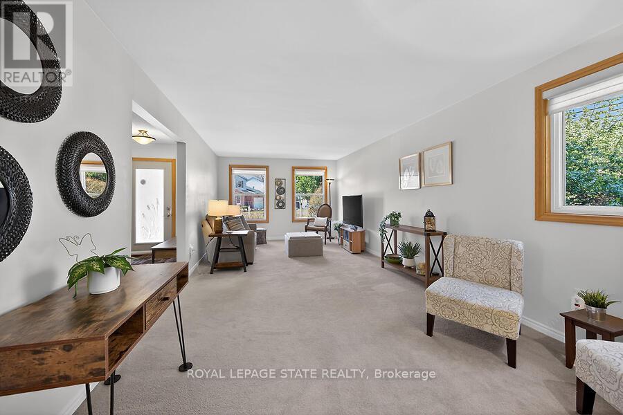 621 Tomahawk Crescent, Hamilton, Ontario  L9G 3T4 - Photo 7 - X12978670