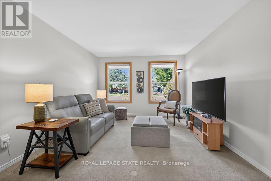 621 Tomahawk Crescent, Hamilton, Ontario  L9G 3T4 - Photo 8 - X12978670