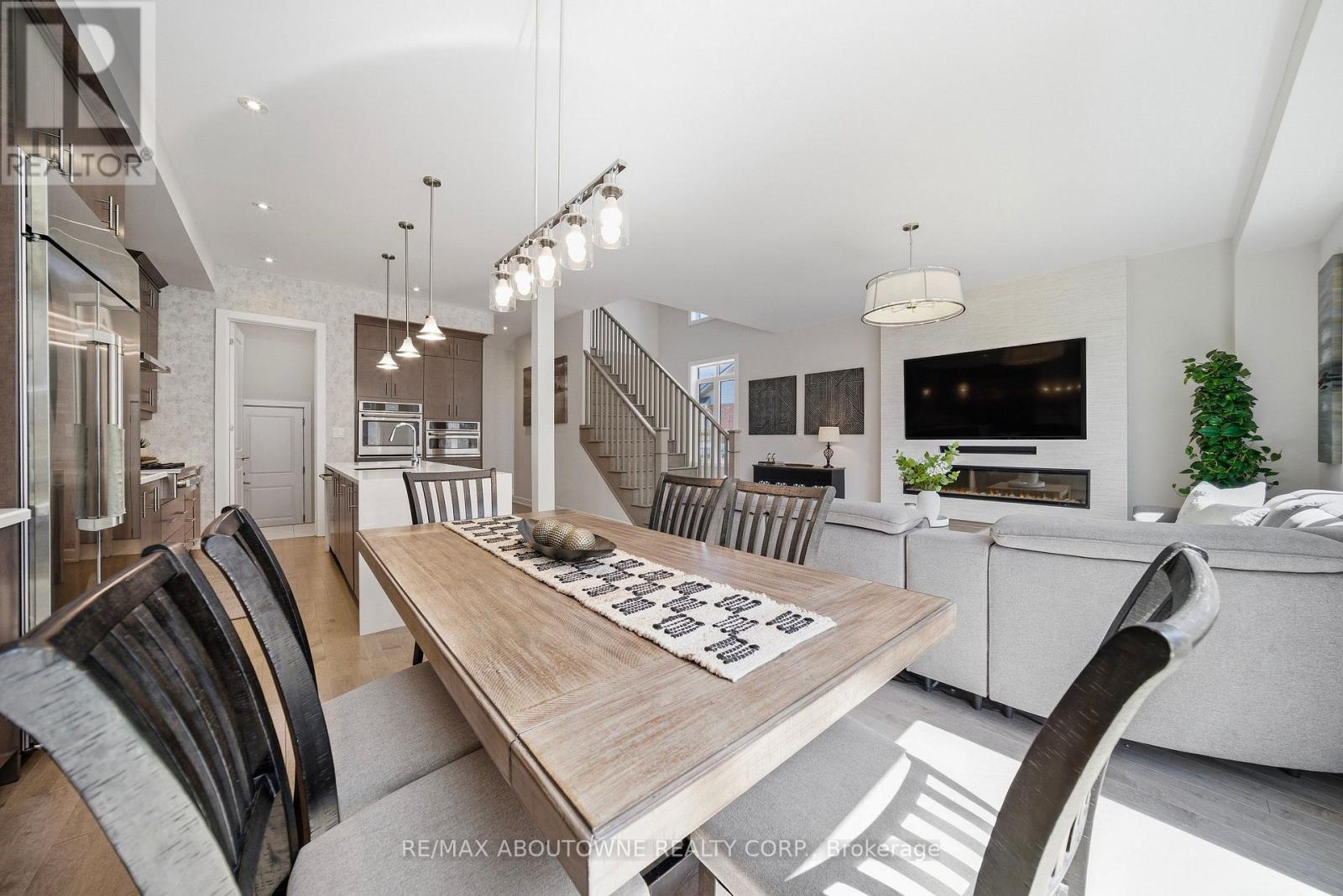 37 Riesling Street, Grimsby, Ontario  L3M 0L2 - Photo 10 - X12978682