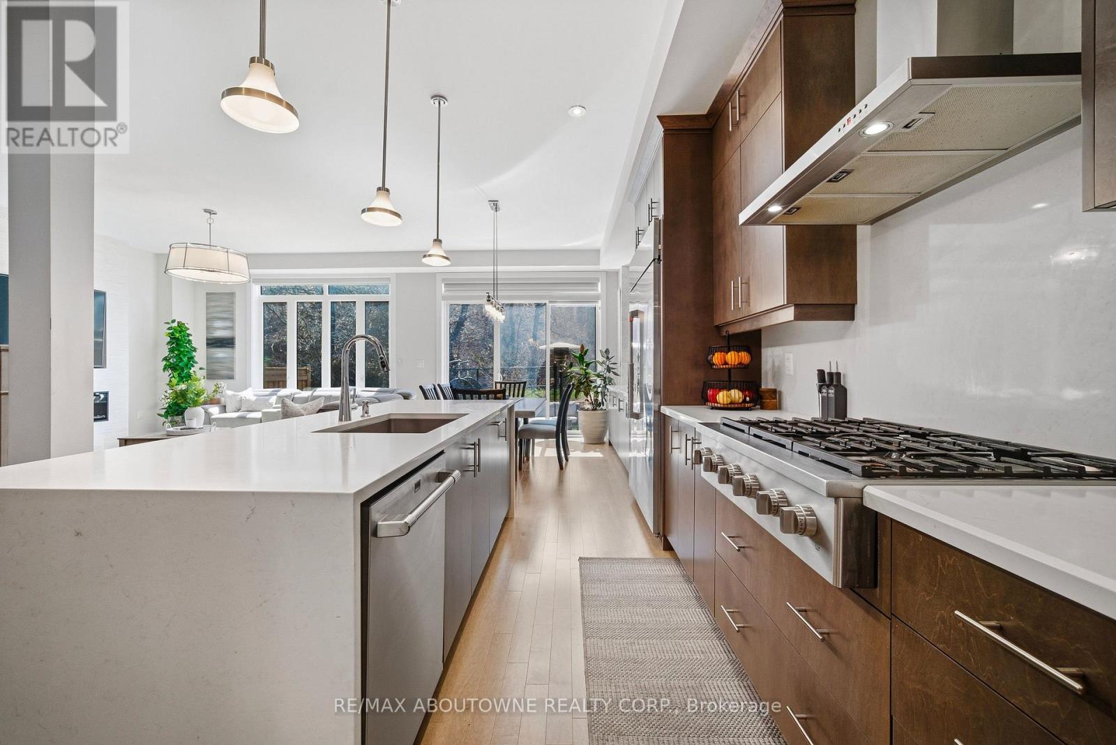 37 Riesling Street, Grimsby, Ontario  L3M 0L2 - Photo 14 - X12978682