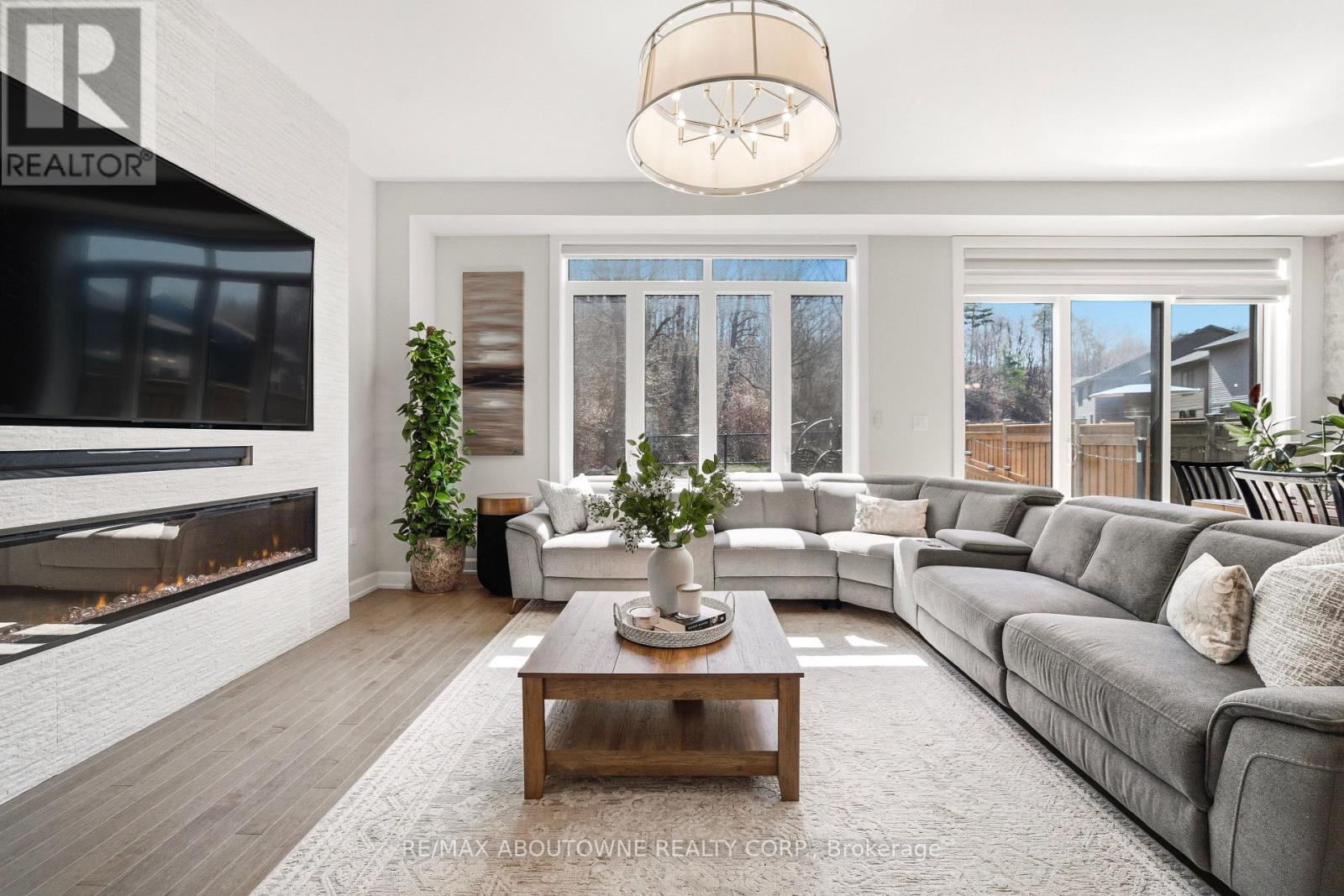 37 Riesling Street, Grimsby, Ontario  L3M 0L2 - Photo 7 - X12978682