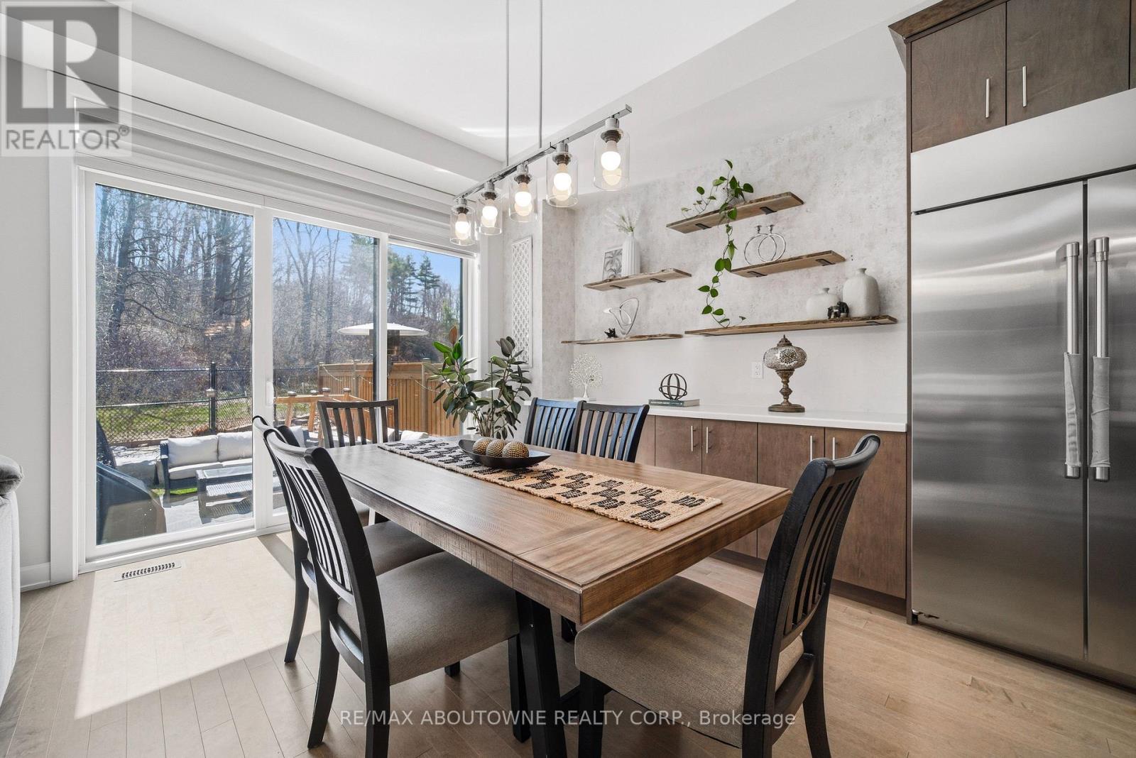 37 Riesling Street, Grimsby, Ontario  L3M 0L2 - Photo 9 - X12978682