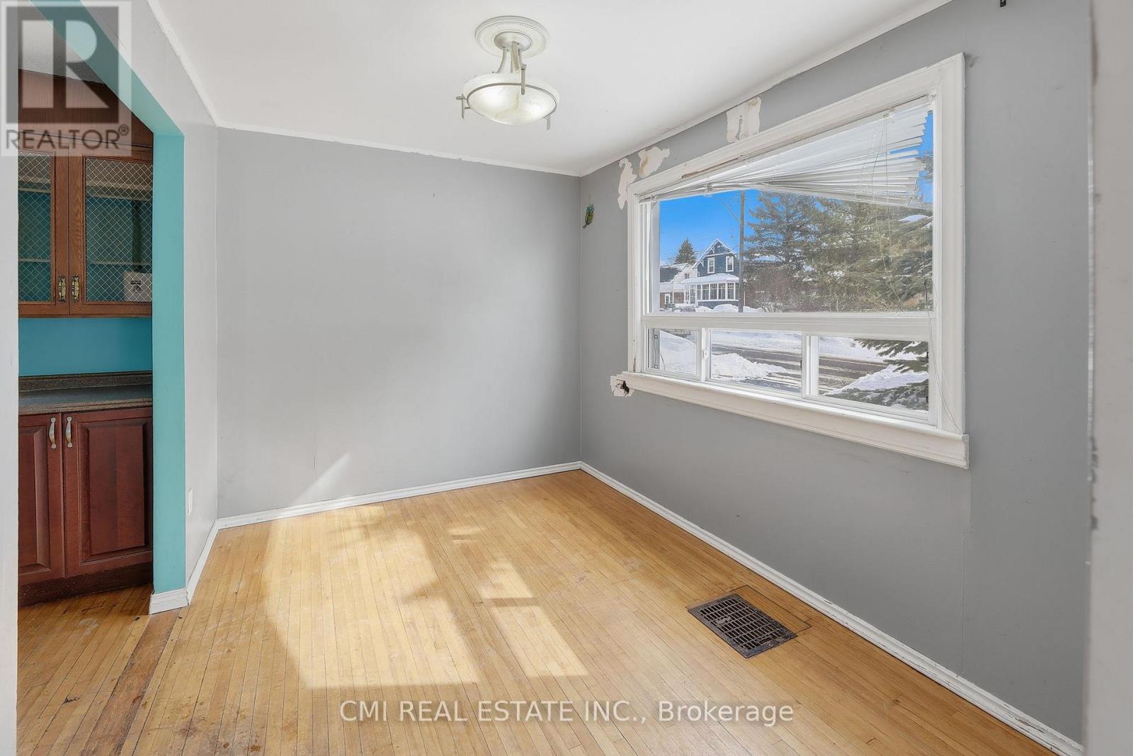 68 Pine Street, Thunder Bay, Ontario  P7A 5X3 - Photo 17 - X12978718