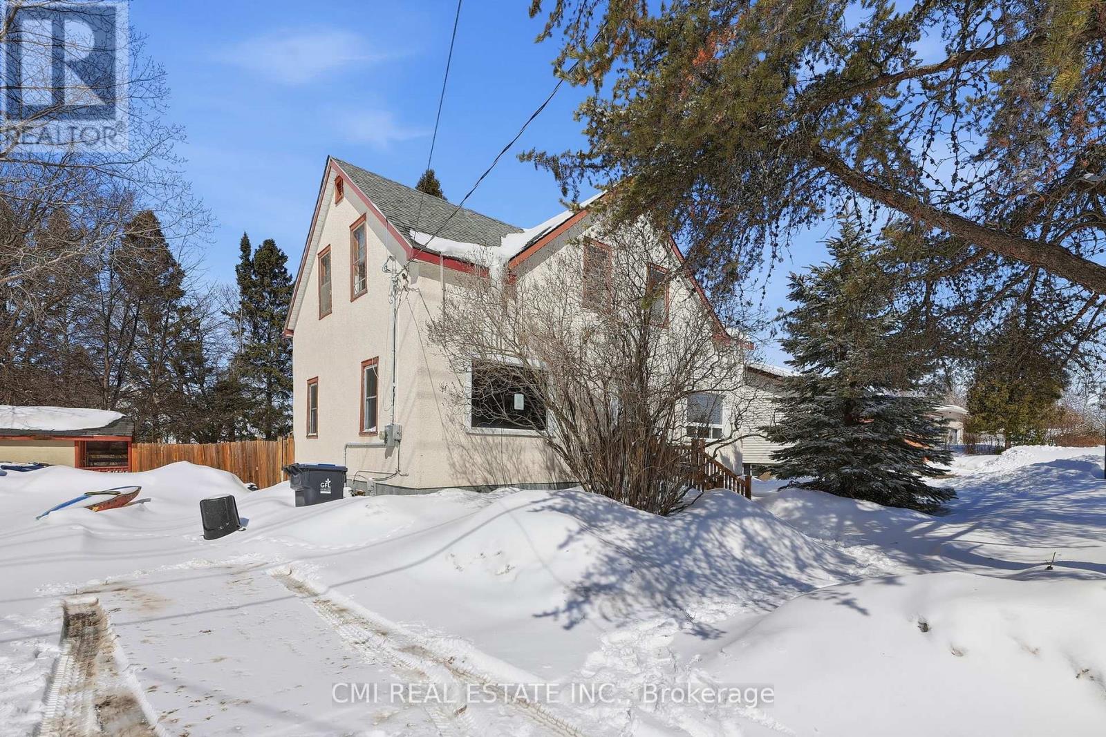 68 Pine Street, Thunder Bay, Ontario  P7A 5X3 - Photo 2 - X12978718