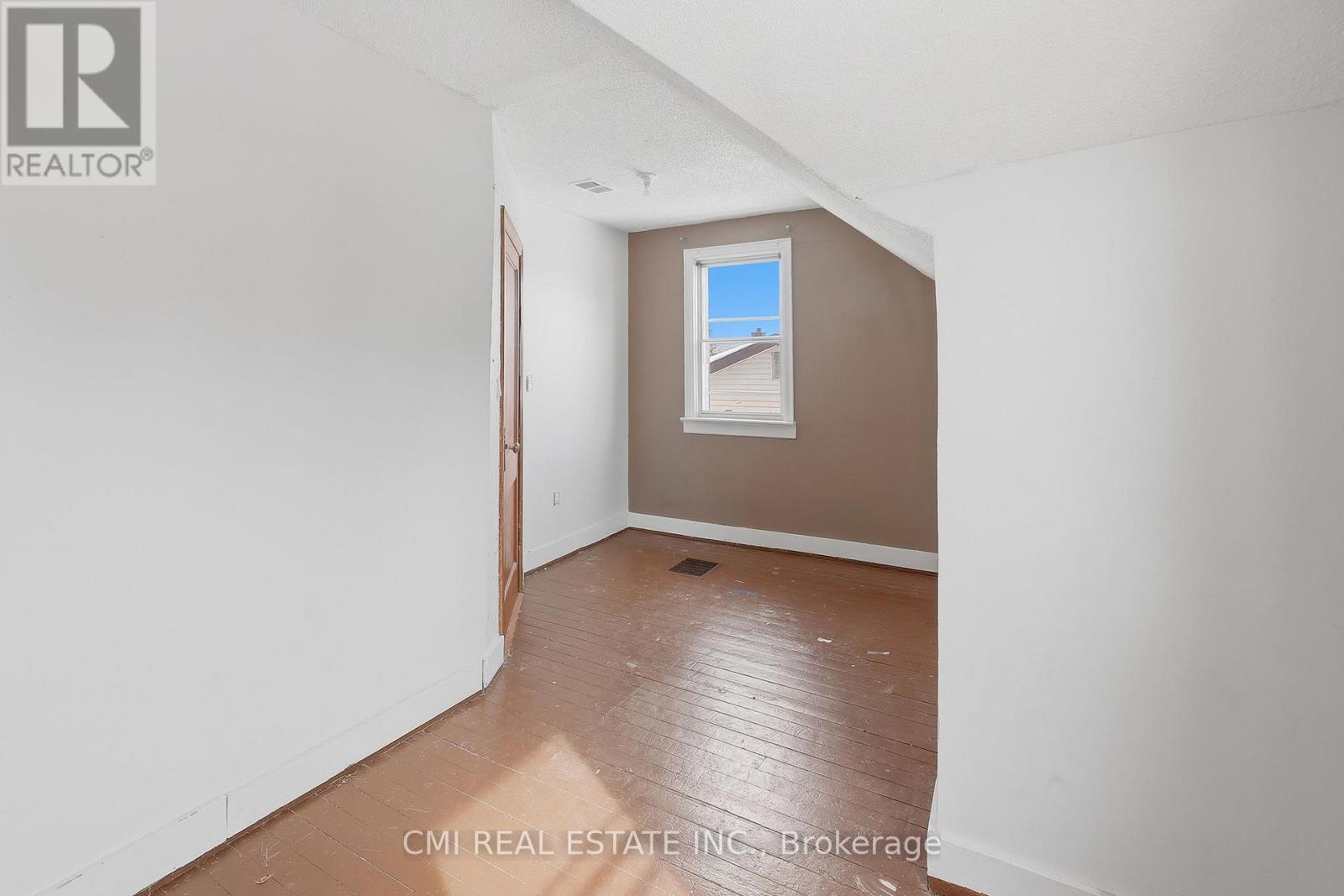 68 Pine Street, Thunder Bay, Ontario  P7A 5X3 - Photo 29 - X12978718