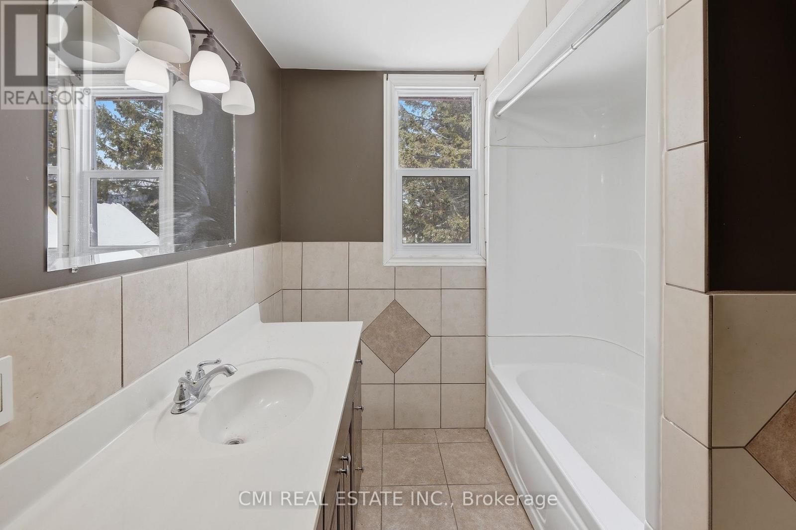 68 Pine Street, Thunder Bay, Ontario  P7A 5X3 - Photo 35 - X12978718