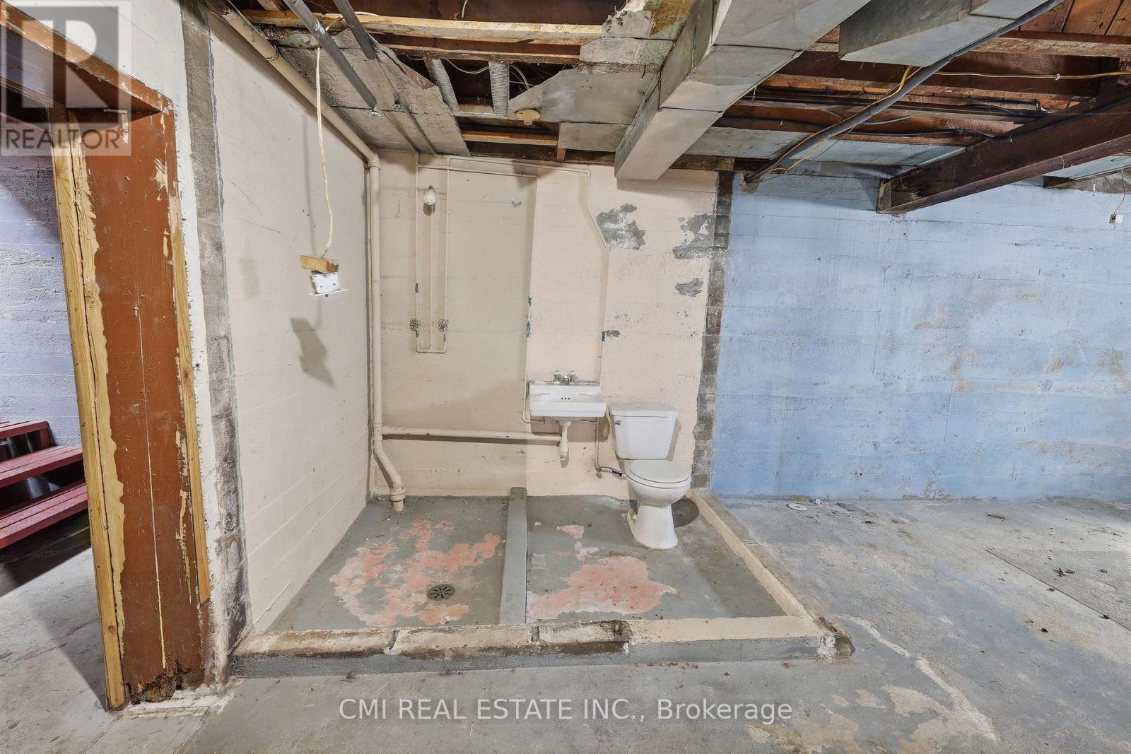 68 Pine Street, Thunder Bay, Ontario  P7A 5X3 - Photo 37 - X12978718