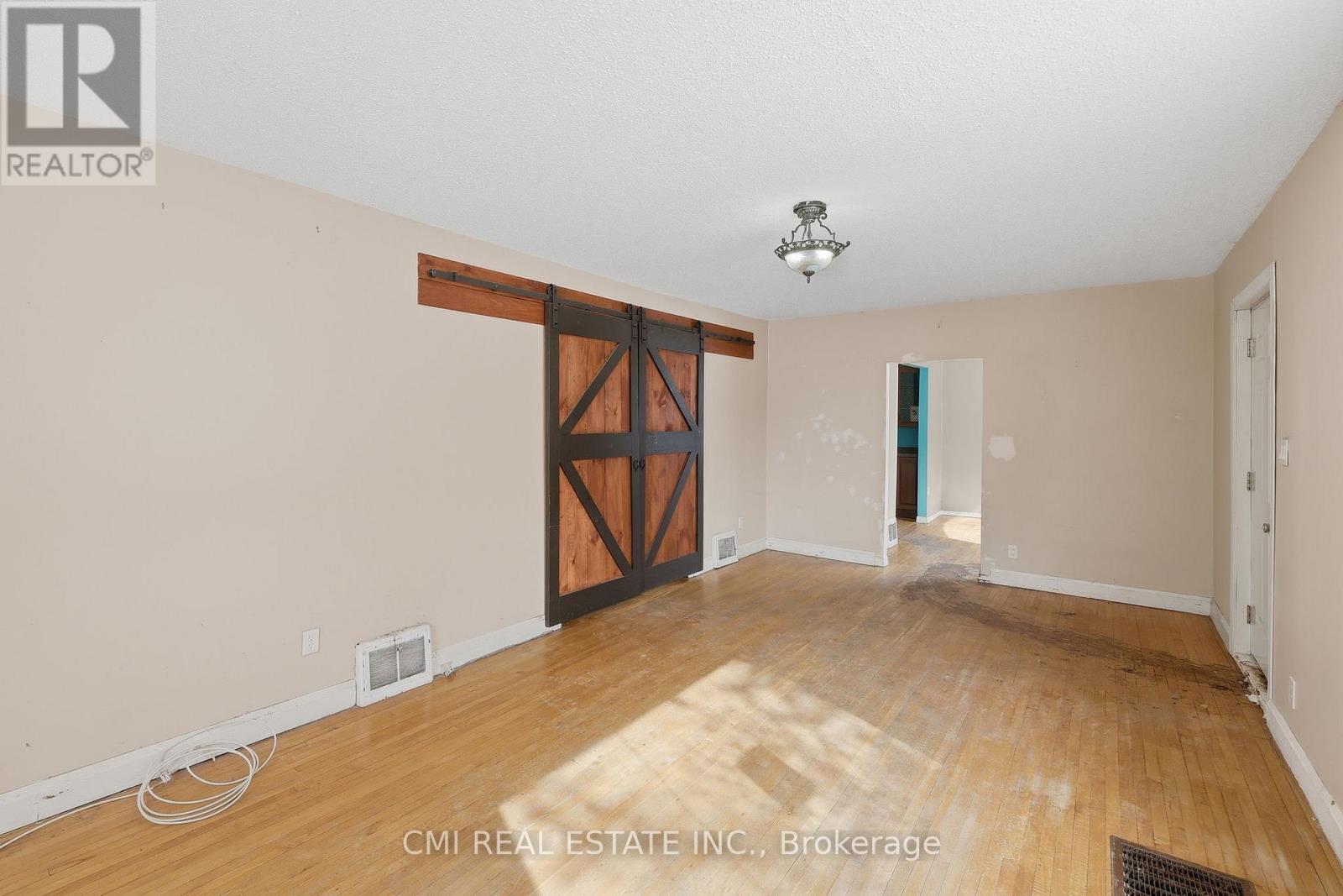 68 Pine Street, Thunder Bay, Ontario  P7A 5X3 - Photo 7 - X12978718