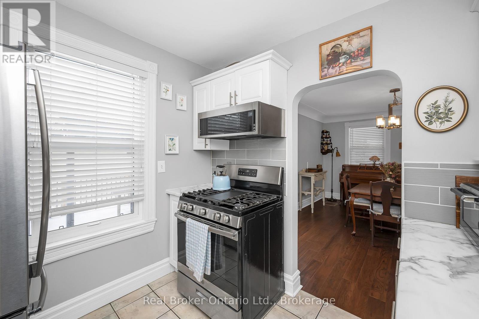 15 Maple Avenue, Hamilton, Ontario  L8G 2P1 - Photo 10 - X12978910