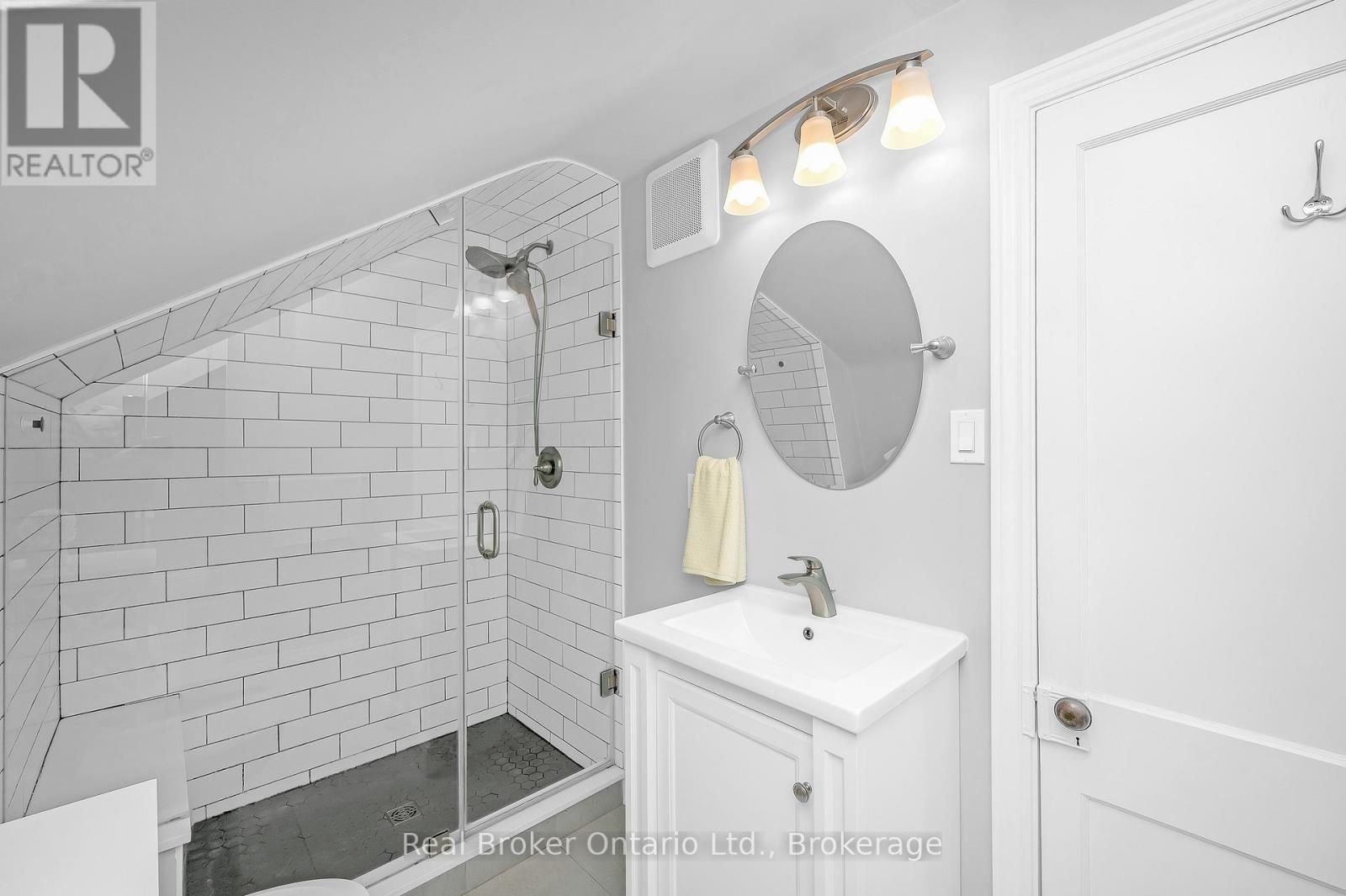 15 Maple Avenue, Hamilton, Ontario  L8G 2P1 - Photo 19 - X12978910