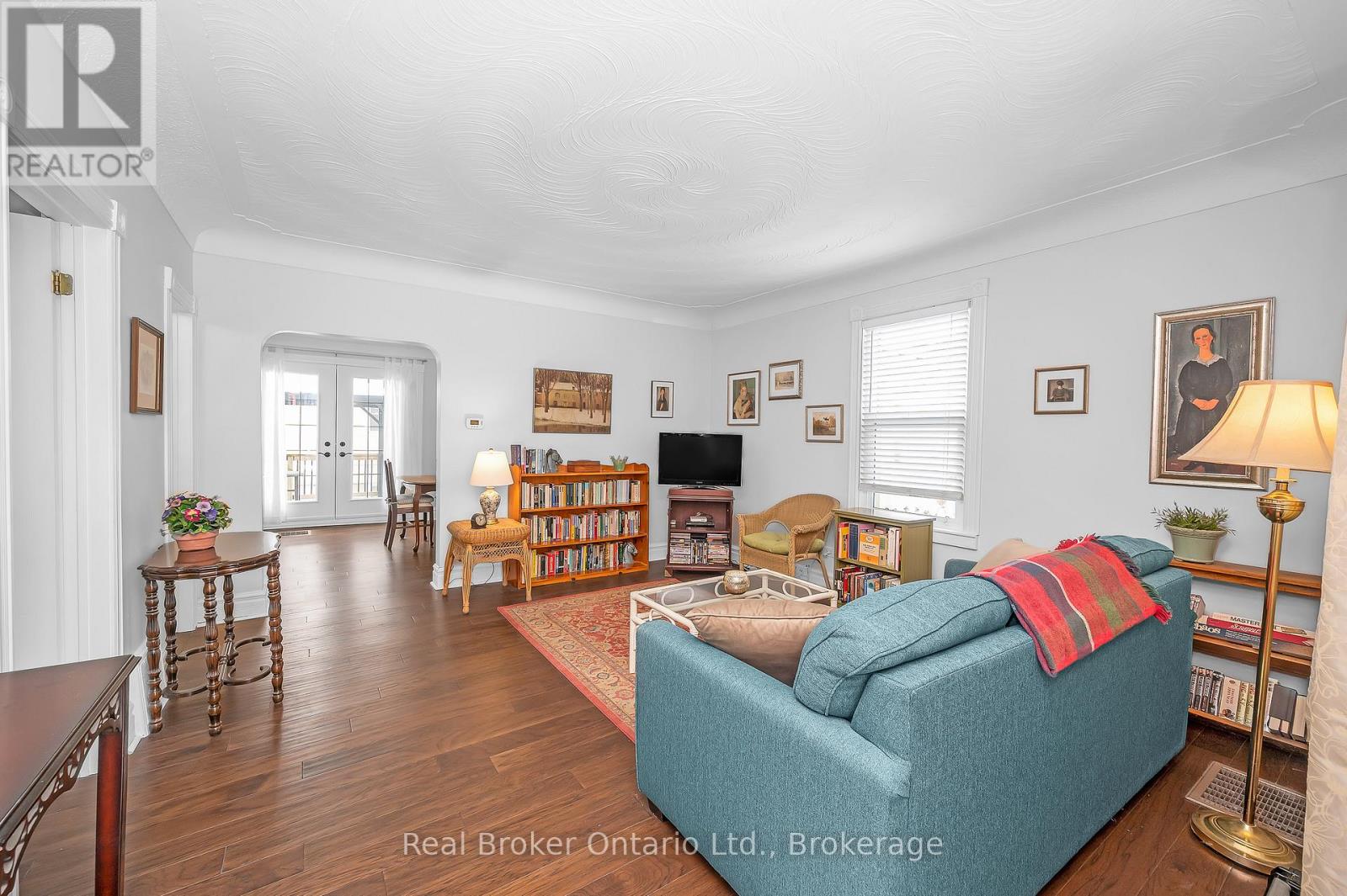 15 Maple Avenue, Hamilton, Ontario  L8G 2P1 - Photo 3 - X12978910